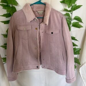 Pink jacket that has warm insulation inside 🌸